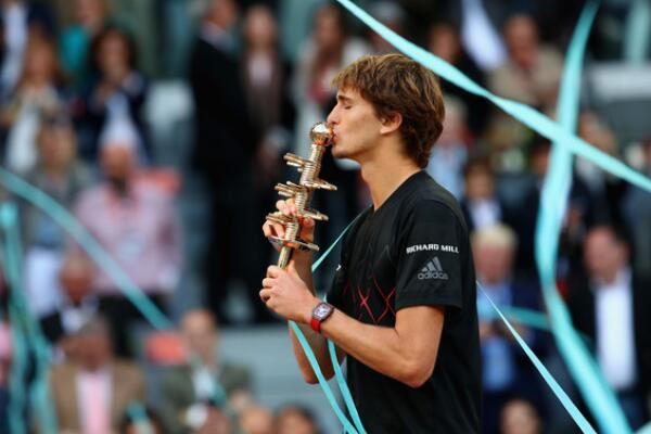 众人关注的 众人关注的