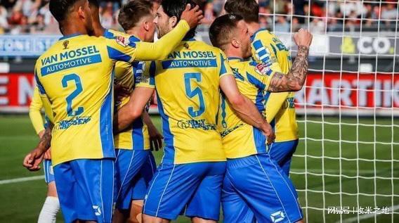 吸引了足球 吸引了足球